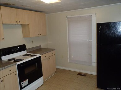 1302 Caldwell St, Statesville, NC 28677 - photo 5