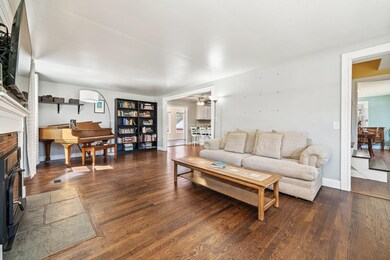 264 Baboosic Lake Rd, MerriMacK, NH 03054 - photo 6