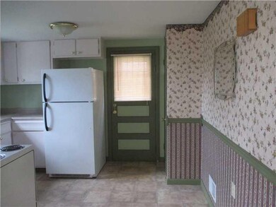 Kitchen. Enjoy your morning coffee in this cozy wa
