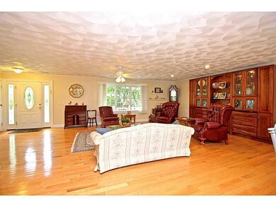 147 Forest Ave, Middletown, RI 02842 - photo 6