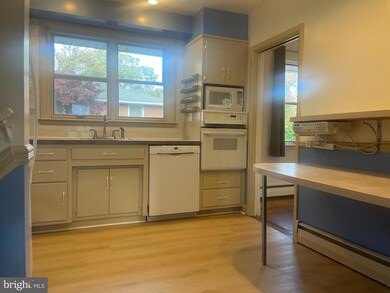 212 Elpin Dr W, Catonsville, MD 21228 - photo 4