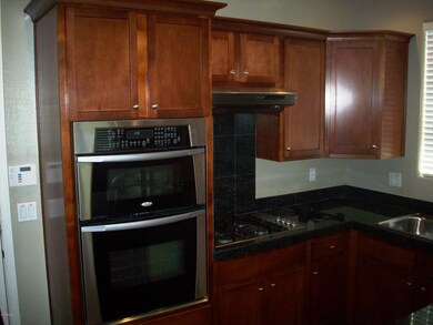 Nice Kitchen Cabinets and Appliances