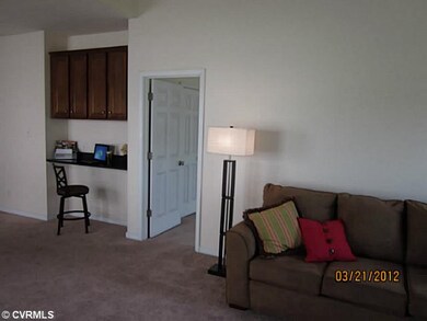 Den/Family/Great Room - Family Room