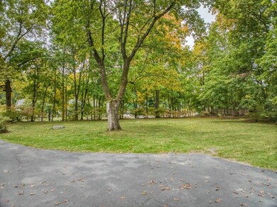 1272 Mammoth Rd, Dracut, MA 01826 - photo 4