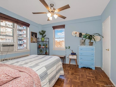 The Blackstone unit 5H, Bronx, NY 10463 - photo 6