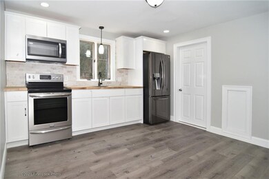 135 Randolph Ave, Tiverton, RI 02878 - photo 3