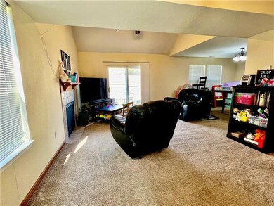 907 N Fieldstone Dr, Lawrence, KS 66049 - photo 2