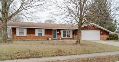 700 E 1st St, Auburn, IN 46706 - photo 2