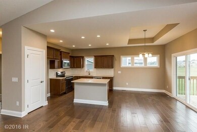 8016 NW 95th Cir, Johnston, IA 50131 - photo 2