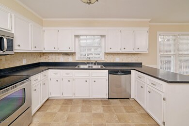 2353 Franklin Dr, Winterville, NC 28590 - photo 5