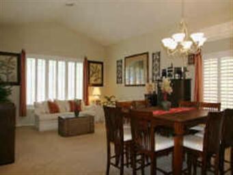 LIVING/DINING AREA