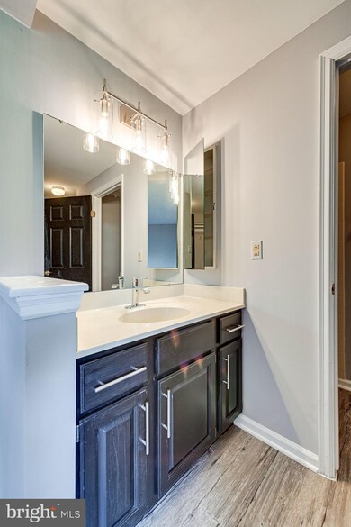 6304 Mary Todd Ln, Centreville, VA 20121 - photo 6