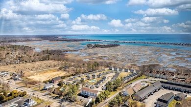 1383 Post Road, Wells, Unit 5 w_arrows-