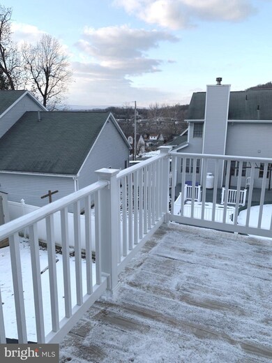 25 Rosalie's Way, Temple, PA 19560 - photo 4