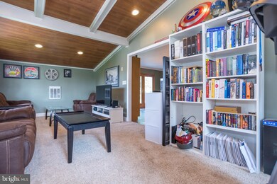 382 Appletree Dr, Levittown, PA 19055 - photo 2