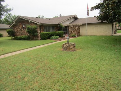 453 Circleview Dr S, Hurst, TX 76054 - photo 2