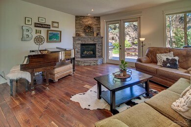 20968 Lava Flow Ln, Bend, OR 97701 - photo 3