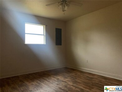 200 Avenue F unit 1, Moody, TX 76557 - photo 4