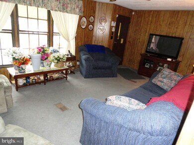 109 Berts Dr, Lothian, MD 20711 - photo 3