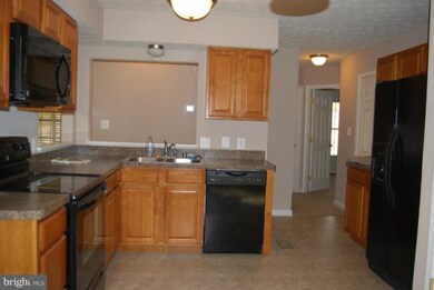 10811 Cobblestone Dr, Spotsylvania, VA 22553 - photo 2