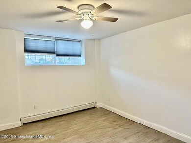 28 Moreno Ct unit 2, Staten Island, NY 10309 - photo 5
