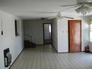 633 S Hilton 001