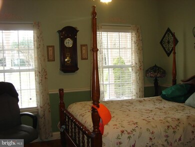 11005 Ashby Dr, Fredericksburg, VA 22407 - photo 4