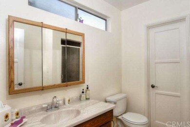 Front Unit Lower 3/4 Bathroom