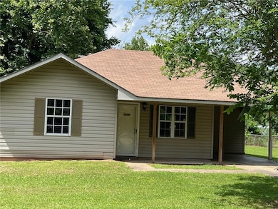 706 Chennault St, Bunkie, LA 71322 - photo 2