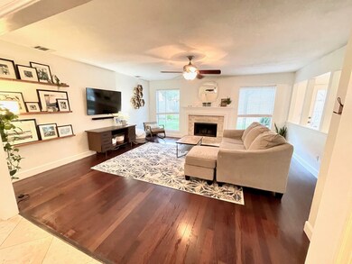 3907 Cedarwood Dr, Pearland, TX 77584 - photo 4