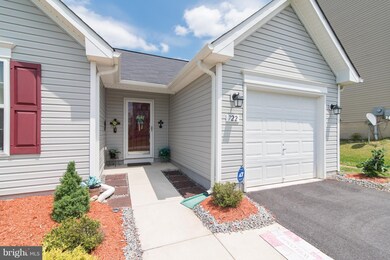 722 Bentley Dr, Inwood, WV 25428 - photo 2