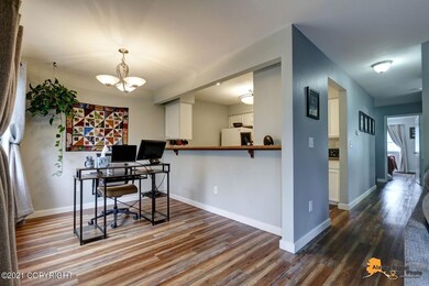 Kitchen bar!