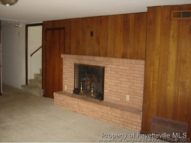 2605 Mirror Lake Dr, Fayetteville, NC 28303 - photo 4