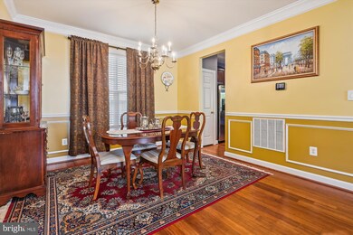 9162 Finnegan St, Lorton, VA 22079 - photo 5