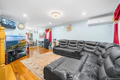 12038 Inwood St, Jamaica, NY 11436 - photo 4