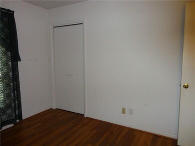 1502 Crescent Dr, Columbus, IN 47203 - photo 4