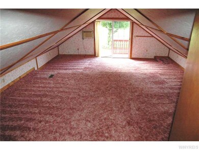 Master Bedroom. MASTER BEDRROM WITH SLIDING GLASS 