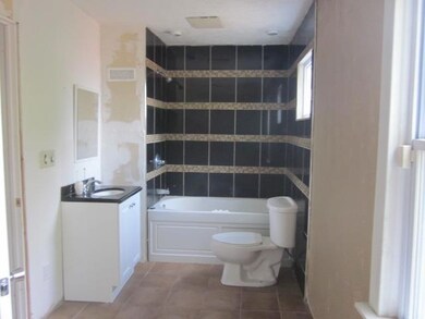 114 E Holmes Rd, Lansing, MI 48910 - photo 5