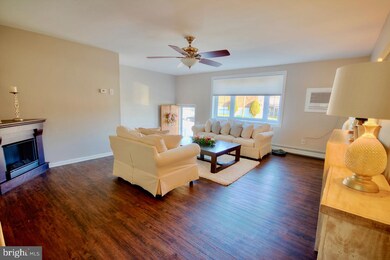 12008 Templeton Dr, Philadelphia, PA 19154 - photo 6