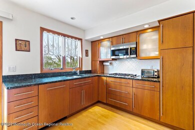 11 Meredith Ct, Monmouth Beach, NJ 07750 - photo 5