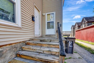 310 E 2nd St, Waterloo, IA 50703 - photo 3