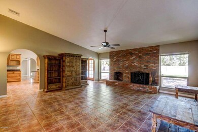 Living Room (3)