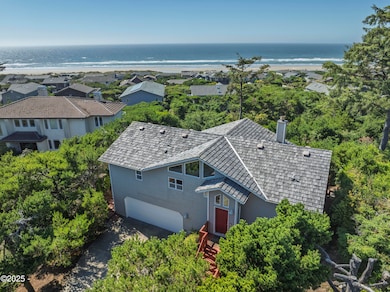 3010 NW Sandpiper Cir, Waldport, OR 97394 - photo 2