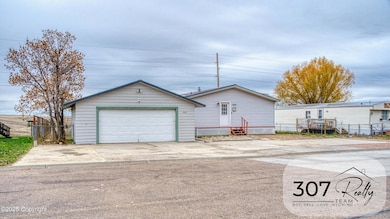 2605 Cheryl Ave, Gillette, WY 82718 - photo 2