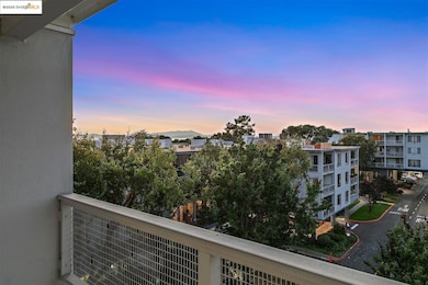 Watergate unit D523, Emeryville, CA 94608 - photo 5