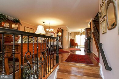 8046 Galla Knoll Cir, Springfield, VA 22153 - photo 2