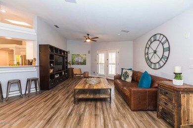 stacy-johnson-via-del-lago-2020-tom-leig