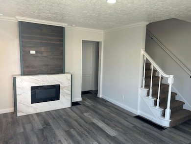 2483 Vendome Dr, Columbus, OH 43219 - photo 3