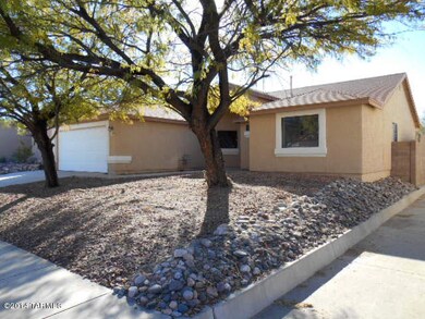 022-173838-FrontRtSide