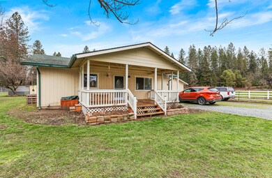 1392 Pleasant Creek Rd, Rogue River, OR 97537 - photo 4